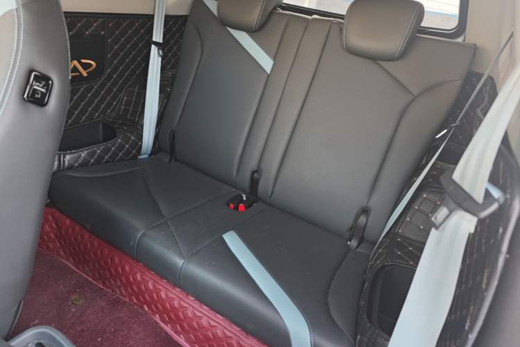 Used Chery New Energy Boundless Pro 2022 301km LingShou Edition Lithium Iron Phosphate Left Rear Seat