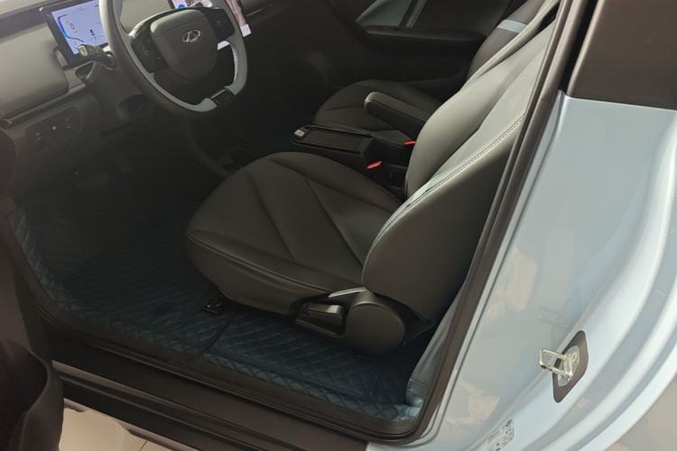 Used Chery New Energy Boundless Pro 2022 301km LingShou Edition Lithium Iron Phosphate Left Rear Seat