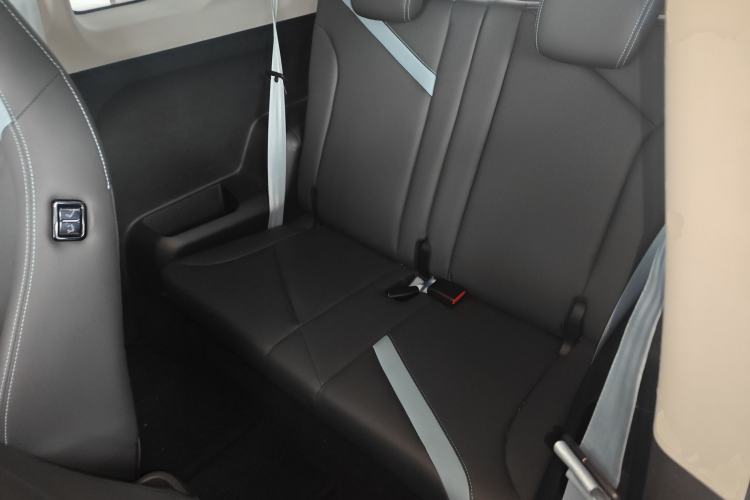 Used Chery New Energy Boundless Pro 2022 408 km Range Shenshou Version Lithium-Ion Battery Left Rear Seat