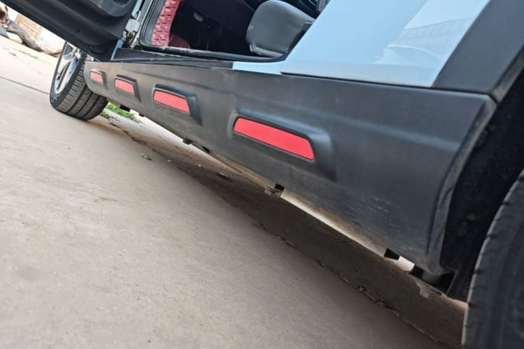 Used Chery New Energy Boundless Pro 2022 301km LingShou Edition Lithium Iron Phosphate Left Side Sill