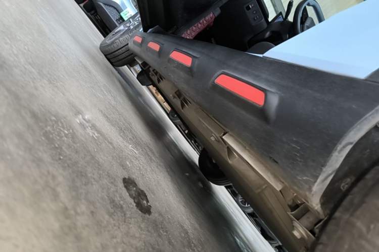 Used Chery New Energy Boundless Pro 2022 301km LingShou Edition Lithium Iron Phosphate Left Side Sill