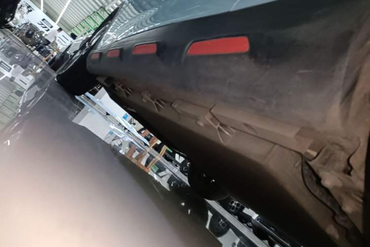 Used Chery New Energy Boundless Pro 2022 301km LingShou Edition Lithium Iron Phosphate Left Side Sill