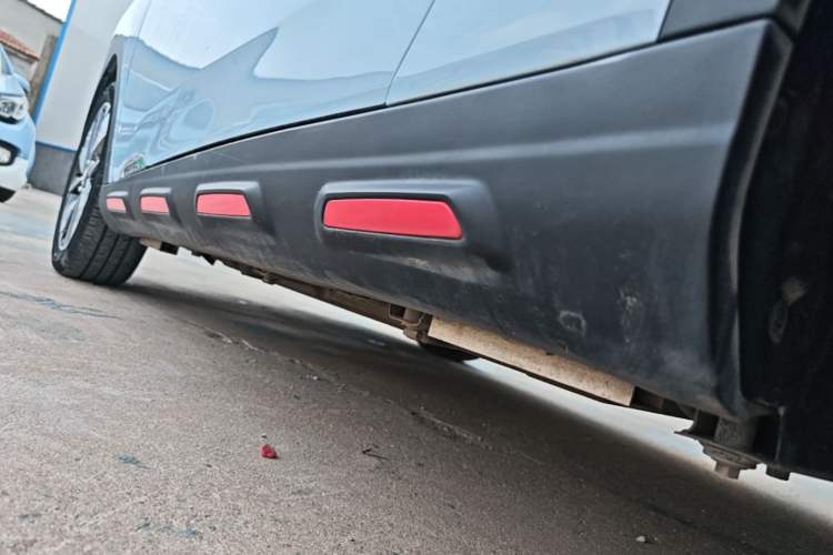 Used Chery New Energy Boundless Pro 2022 301km "Divine Beast" Version Lithium NMC Left Side Sill