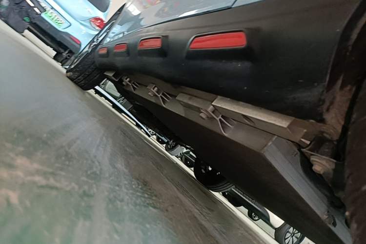 Used Chery New Energy Boundless Pro 2022 301km "Divine Beast" Version with Lithium Iron Phosphate Left Side Sill
