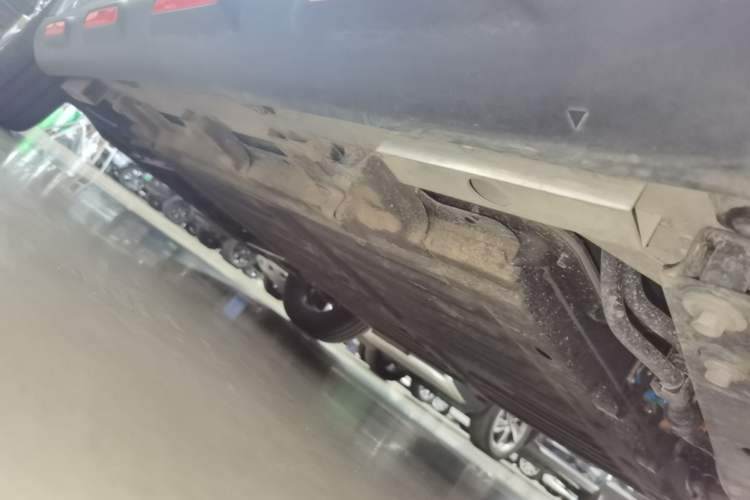 Used Chery New Energy Boundless Pro 2022 301km "Divine Beast" Version Lithium NMC Left Side Sill
