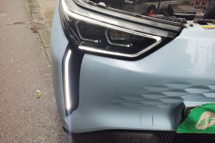 Used Chery New Energy Boundless Pro 2022 301km LingShou Edition Lithium Iron Phosphate Right Front Headlight