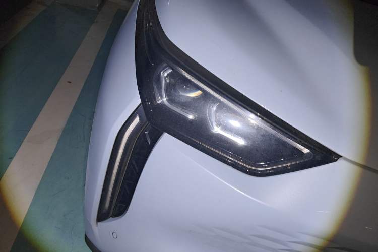 Used Chery New Energy Boundless Pro 2022 301km LingShou Edition Lithium Iron Phosphate Right Front Headlight