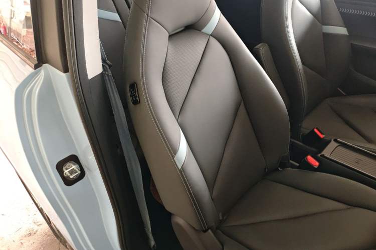 Used Chery New Energy Boundless Pro 2022 301km LingShou Edition Lithium Iron Phosphate Right Front Seat