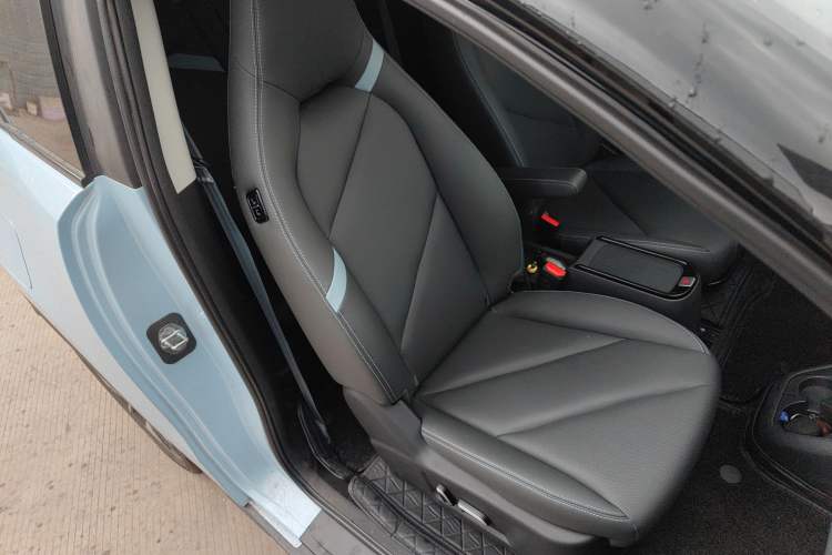 Used Chery New Energy Boundless Pro 2022 301km "Divine Beast" Version Lithium NMC Right Front Seat