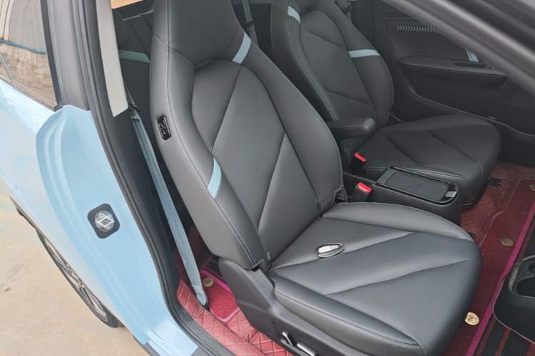 Used Chery New Energy Boundless Pro 2022 301km "Divine Beast" Version Lithium NMC Right Front Seat