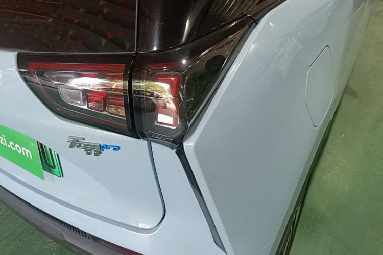 Used Chery New Energy Boundless Pro 2022 301km "Divine Beast" Version with Lithium Iron Phosphate Right Rear Taillight