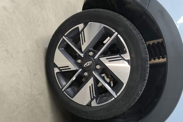 Used Chery New Energy Boundless Pro 2022 301km LingShou Edition Lithium Iron Phosphate Right Rear Wheel Hub