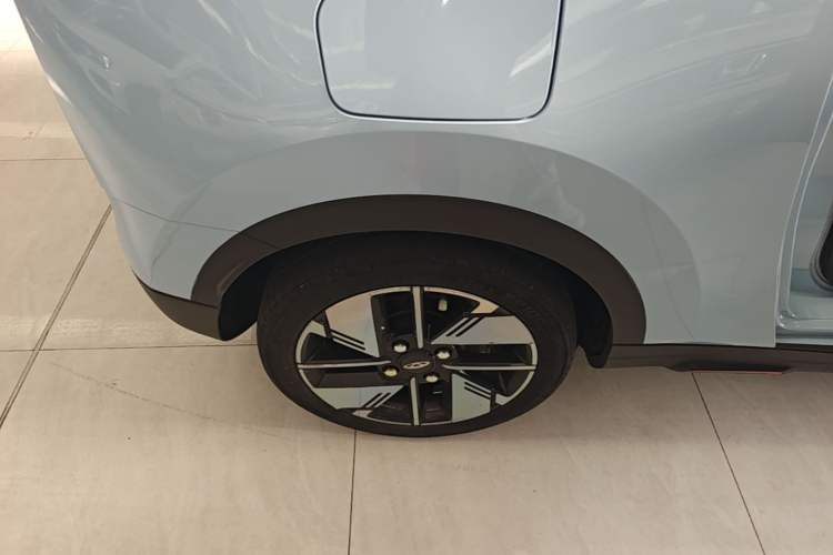 Used Chery New Energy Boundless Pro 2022 301km LingShou Edition Lithium Iron Phosphate Right Rear Wheel Hub
