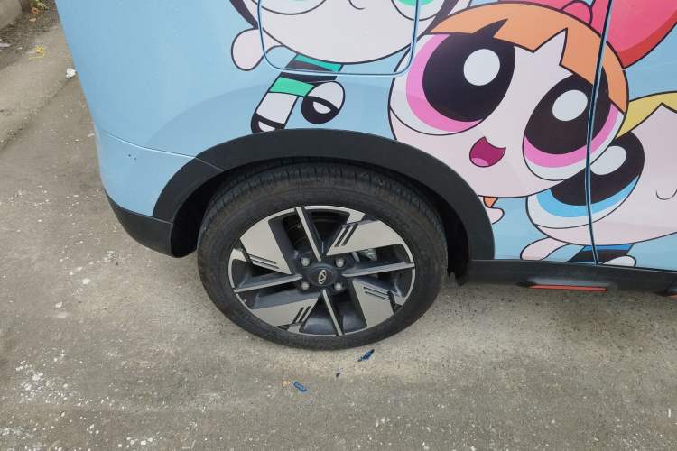 Used Chery New Energy Boundless Pro 2022 301km LingShou Edition NMC Lithium-ion Right Rear Wheel Hub