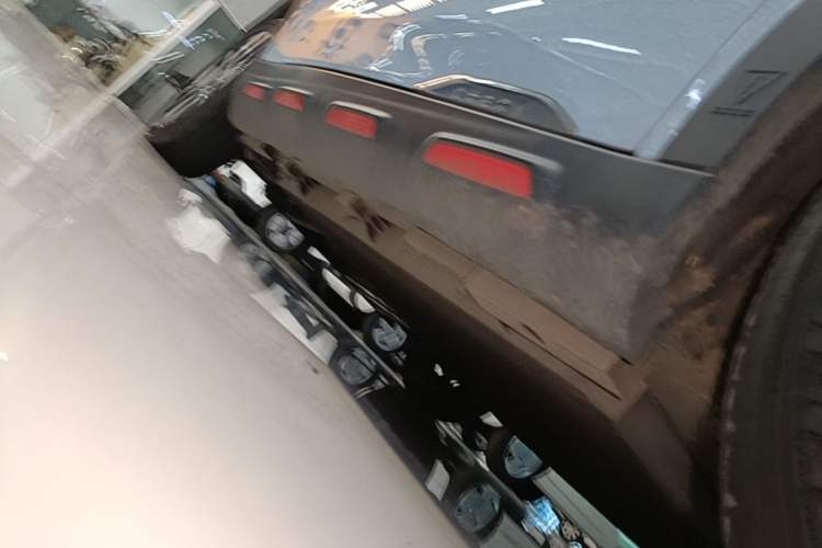 Used Chery New Energy Boundless Pro 2022 301km LingShou Edition Lithium Iron Phosphate Right Side Sill
