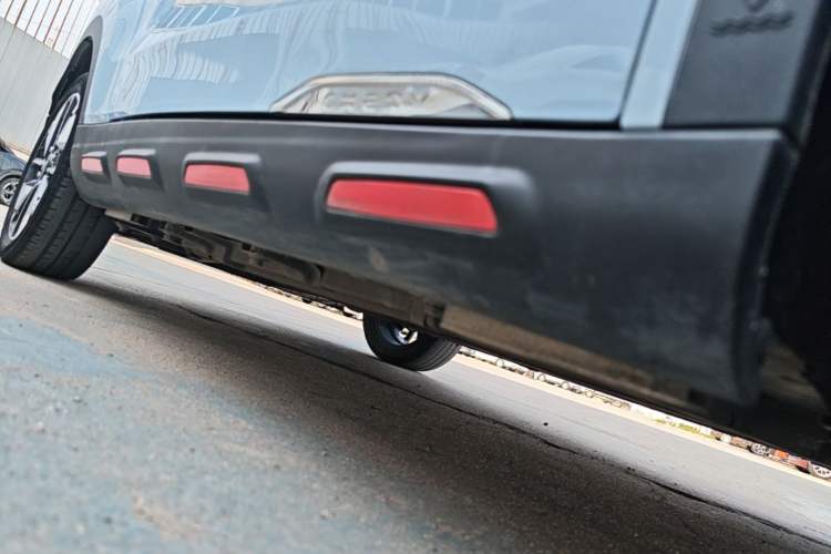 Used Chery New Energy Boundless Pro 2022 301km "Divine Beast" Version Lithium NMC Right Side Sill