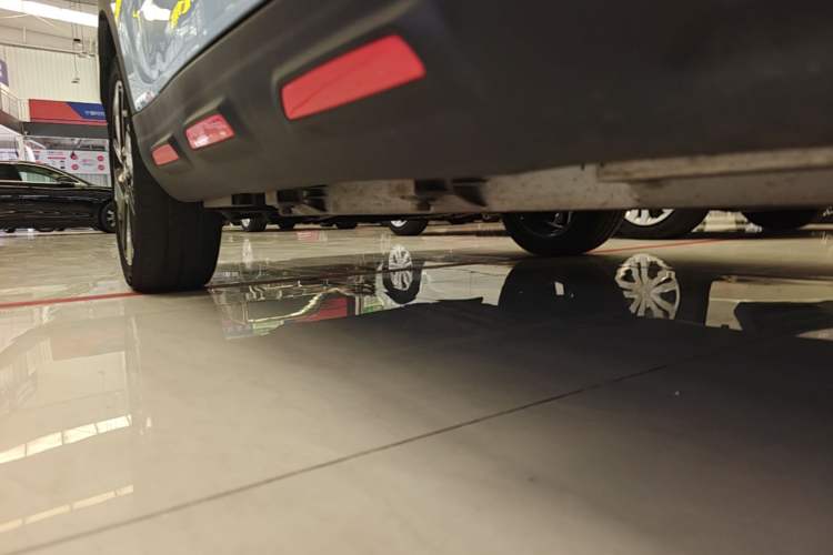 Used Chery New Energy Boundless Pro 2022 301km LingShou Edition Lithium Iron Phosphate Right Side Sill