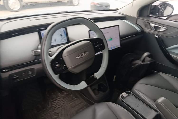 Used Chery New Energy Boundless Pro 2022 301km "WoW" Edition Lithium Iron Phosphate Steering Wheel