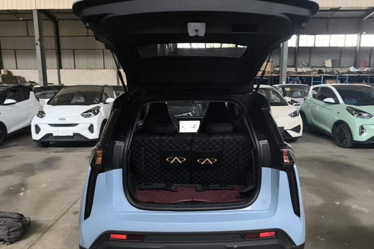 Used Chery New Energy Boundless Pro 2022 301km LingShou Edition Lithium Iron Phosphate Trunk