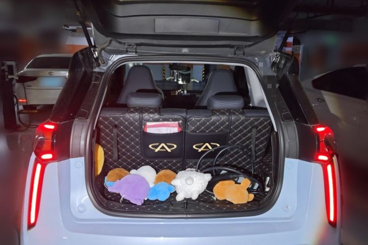 Used Chery New Energy Boundless Pro 2022 301km LingShou Edition Lithium Iron Phosphate Trunk
