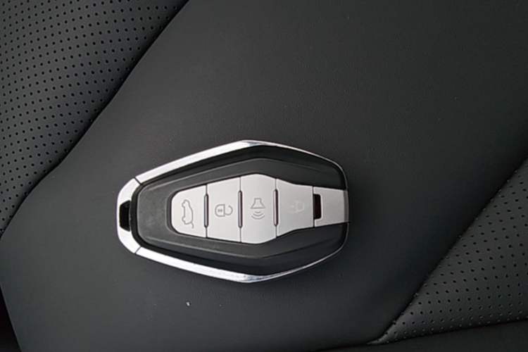 Used Chery New Energy Boundless Pro 2022 301km "Divine Beast" Version Lithium NMC Vehicle Key