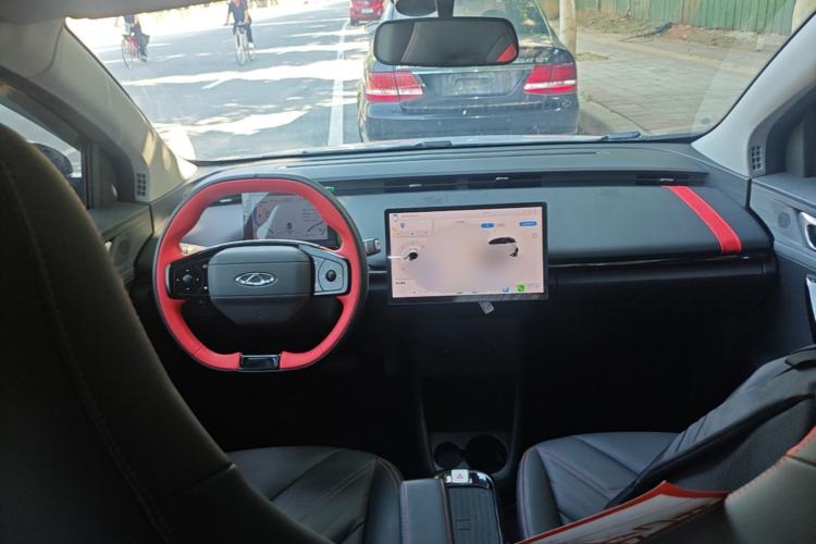 Used Chery New Energy Boundless Pro 2022 301km LingShou Edition Lithium Iron Phosphate Center Console