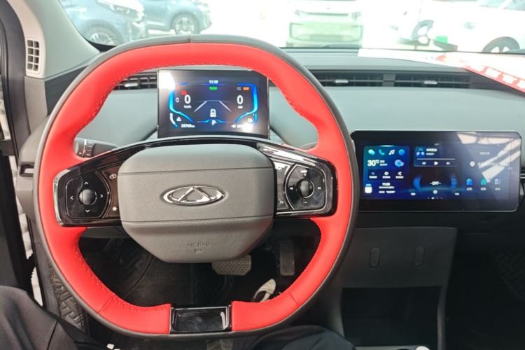 Used Chery New Energy Boundless Pro 2022 301km "WoW" Edition Lithium Iron Phosphate Center Console