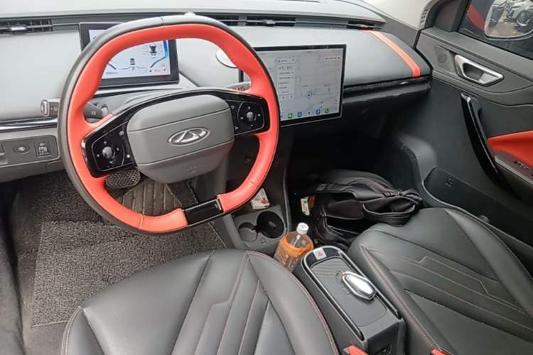 Used Chery New Energy Boundless Pro 2022 301km "WoW" Edition Lithium Iron Phosphate Center Console