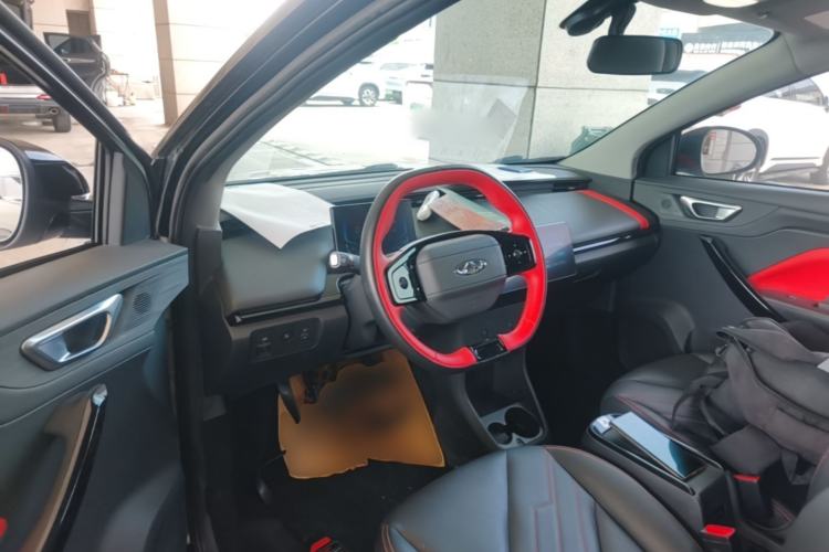 Used Chery New Energy Boundless Pro 2022 301km "WoW" Edition Lithium Iron Phosphate Center Console