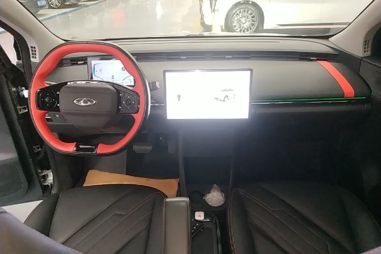 Used Chery New Energy Boundless Pro 2022 301km "Divine Beast" Version with Lithium Iron Phosphate Center Console