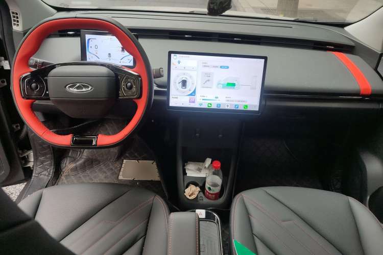 Used Chery New Energy Boundless Pro 2022 301 km Range "Divine Beast" Version Lithium-Ion Battery 30.6 kWh Center Console