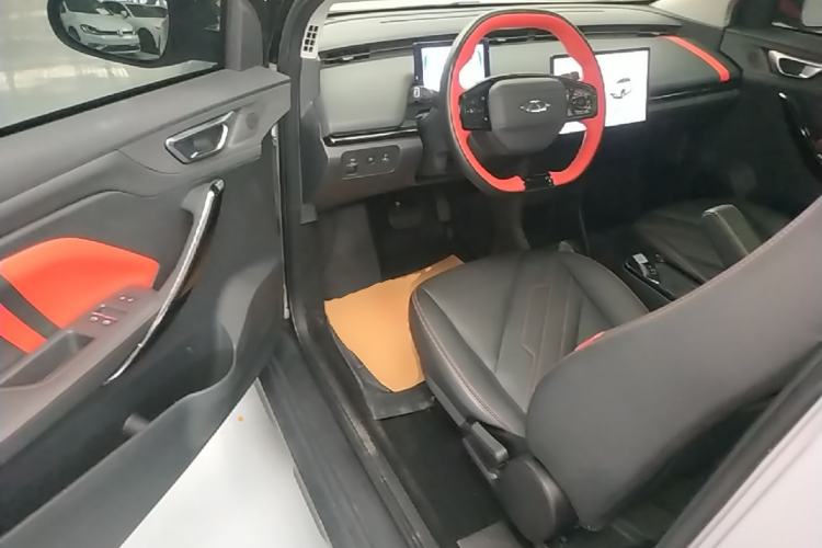 Used Chery New Energy Boundless Pro 2022 301km "Divine Beast" Version with Lithium Iron Phosphate Driver Seat