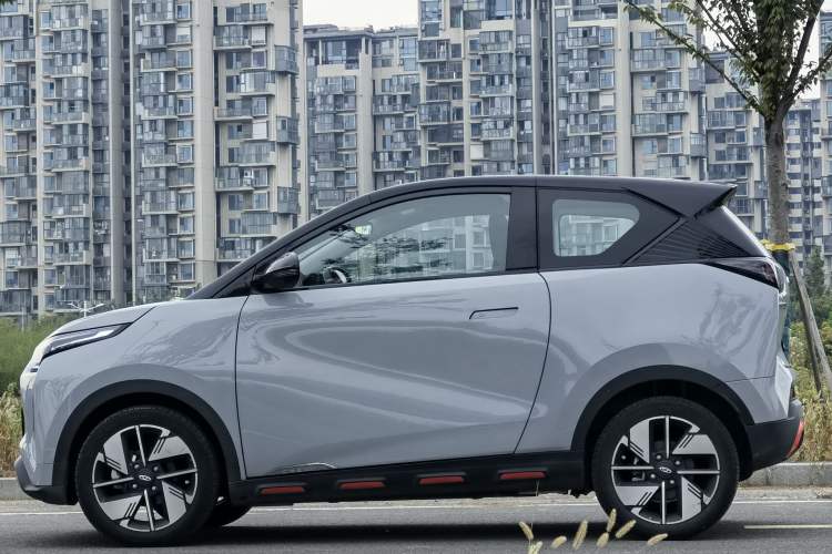 Used Chery New Energy Boundless Pro 2022 301 km Range "Divine Beast" Version Lithium-Ion Battery 30.6 kWh Exterior 2