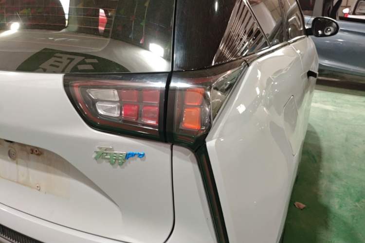 Used Chery New Energy Boundless Pro 2022 301km "Divine Beast" Version with Lithium Iron Phosphate Exterior 3