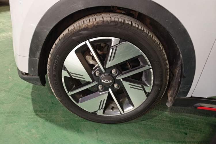 Used Chery New Energy Boundless Pro 2022 301km "Divine Beast" Version with Lithium Iron Phosphate Exterior 4
