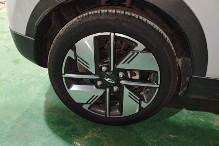 Used Chery New Energy Boundless Pro 2022 301km "Divine Beast" Version with Lithium Iron Phosphate Exterior 5