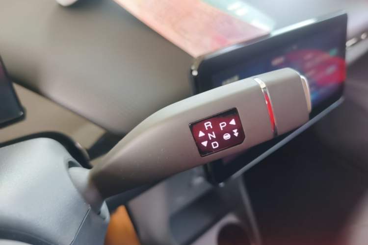 Used Chery New Energy Boundless Pro 2022 301km "WoW" Edition Lithium Iron Phosphate Gear Lever