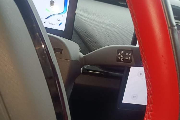 Used Chery New Energy Boundless Pro 2022 301 km Range "Divine Beast" Version Lithium-Ion Battery 30.6 kWh Gear Lever