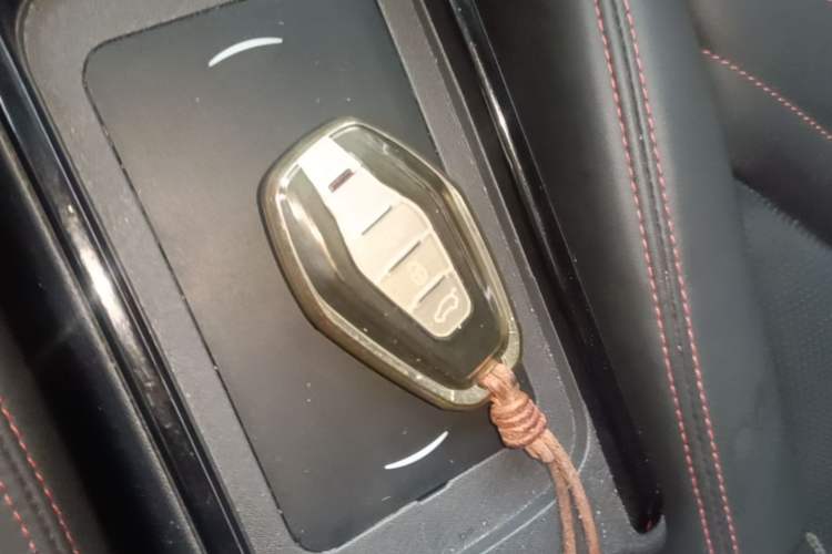 Used Chery New Energy Boundless Pro 2022 301 km Range "Divine Beast" Version Lithium-Ion Battery 30.6 kWh Interior 1