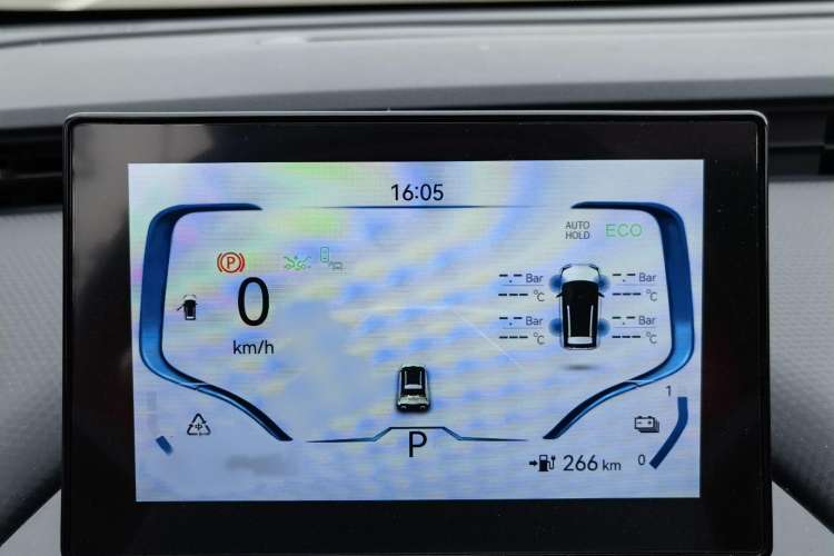 Used Chery New Energy Boundless Pro 2022 301 km Range "Divine Beast" Version Lithium-Ion Battery 30.6 kWh Interior 3