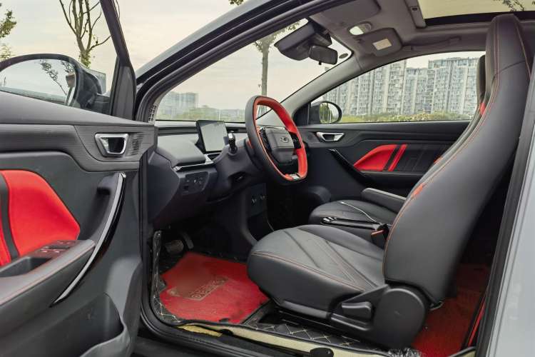 Used Chery New Energy Boundless Pro 2022 301 km Range "Divine Beast" Version Lithium-Ion Battery 30.6 kWh Interior 4