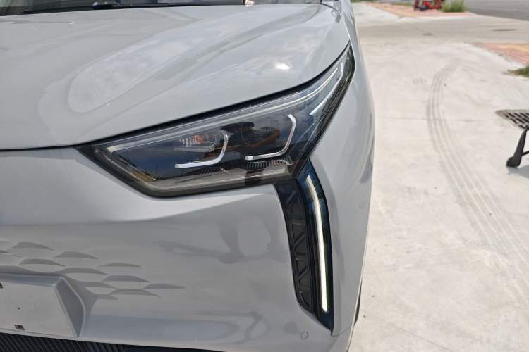 Used Chery New Energy Boundless Pro 2022 301km LingShou Edition Lithium Iron Phosphate Left Front Headlight