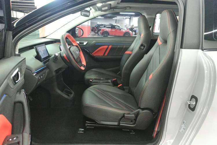 Used Chery New Energy Boundless Pro 2022 301km "Divine Beast" Version with Lithium Iron Phosphate Left Front Seat