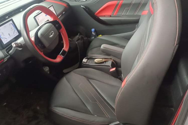 Used Chery New Energy Boundless Pro 2022 301 km Range "Divine Beast" Version Lithium-Ion Battery 30.6 kWh Left Front Seat