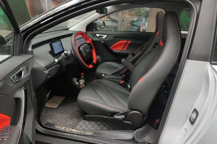 Used Chery New Energy Boundless Pro 2022 301 km Range "Divine Beast" Version Lithium-Ion Battery 30.6 kWh Left Front Seat