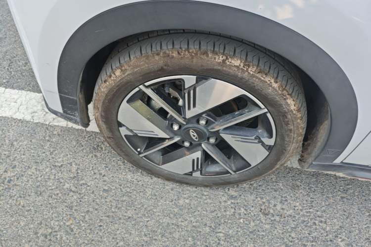 Used Chery New Energy Boundless Pro 2022 301km LingShou Edition Lithium Iron Phosphate Left Front Wheel Hub