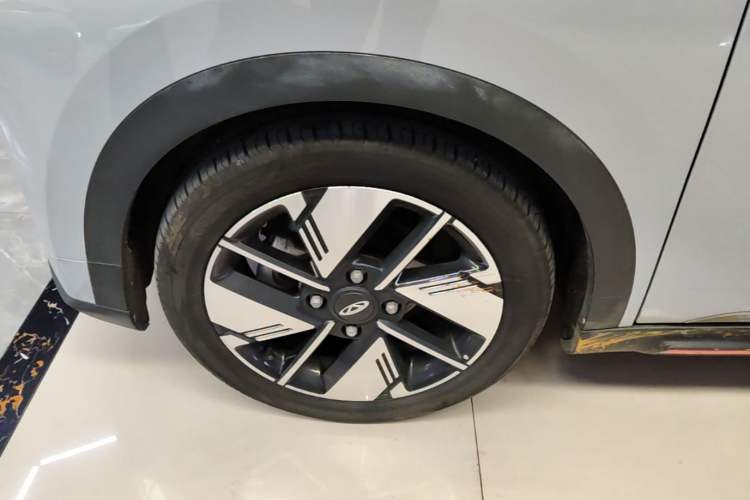 Used Chery New Energy Boundless Pro 2022 301km LingShou Edition Lithium Iron Phosphate Left Front Wheel Hub
