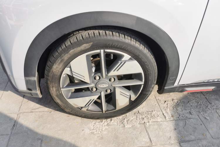 Used Chery New Energy Boundless Pro 2022 301km LingShou Edition Lithium Iron Phosphate Left Front Wheel Hub