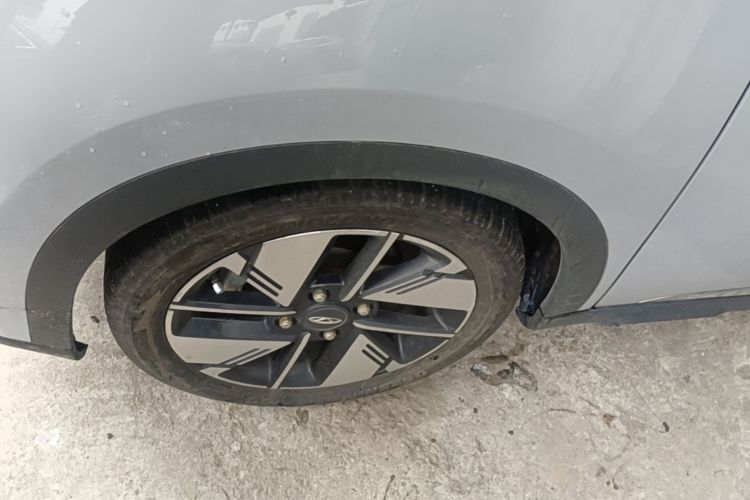 Used Chery New Energy Boundless Pro 2022 301 km Range "Divine Beast" Version Lithium-Ion Battery 30.6 kWh Left Front Wheel Hub