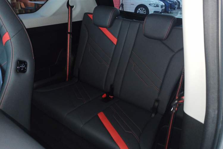 Used Chery New Energy Boundless Pro 2022 301km "Divine Beast" Version with Lithium Iron Phosphate Left Rear Seat